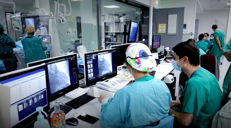 Врачи обменивается опытом