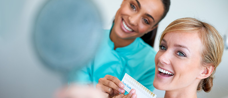 Отбеливание зубов с помощью QuickPro