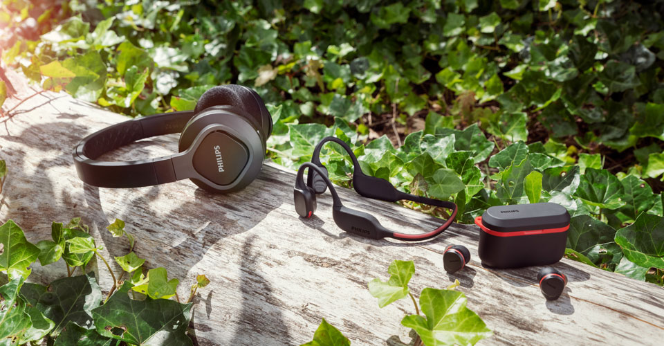 линейка спортивных наушников Philips