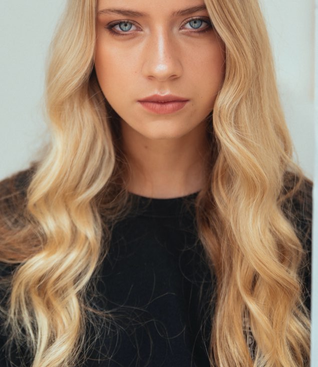 Легкие волны, или “подружка серфера”